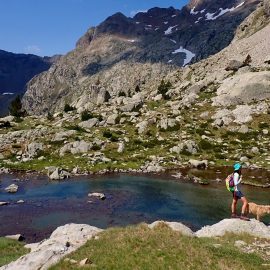 Baños de Panticosa con mascota TREKKING ibones deros arnales