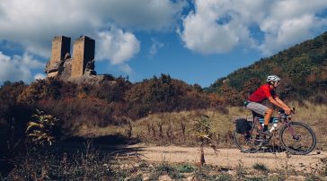 Grand Gravel Dos Reinos BIKEPACKING torres de Sibirana